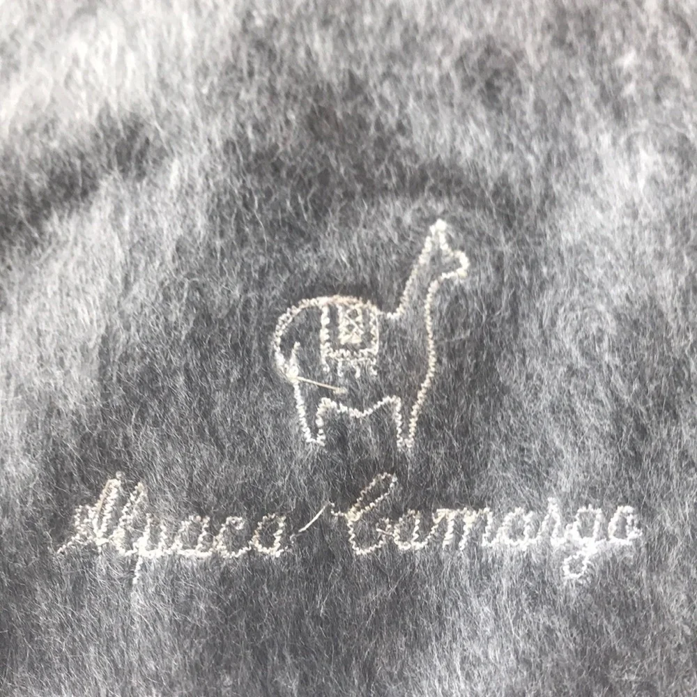Camargo Peruvian Alpaca Blend Gray Scarf EUC